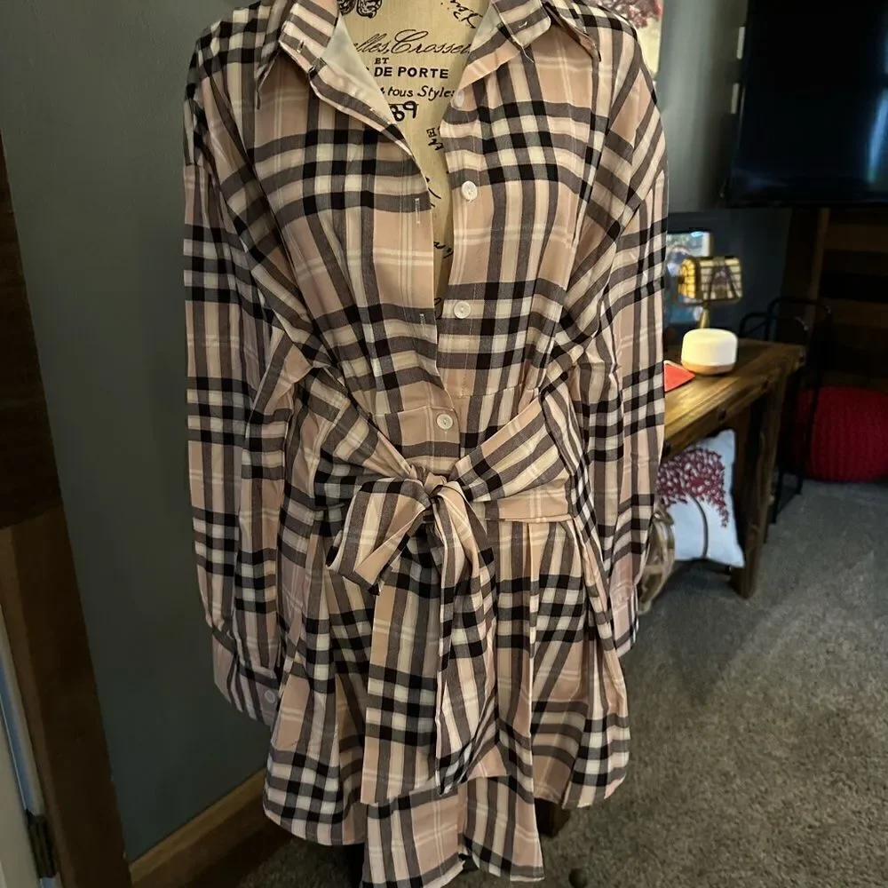 NWT plaid khaki long sleeve tie shirt dress. Xl